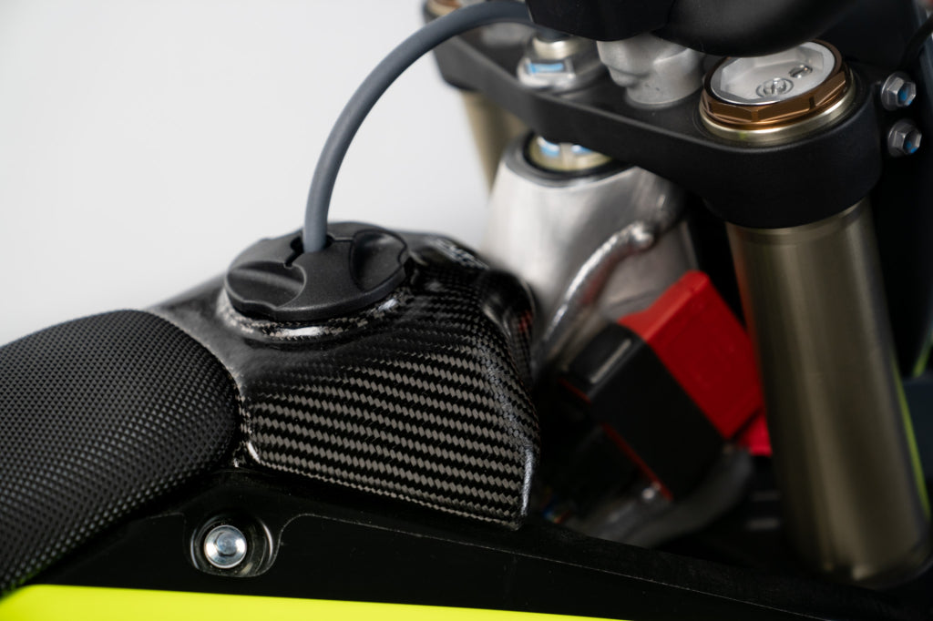 CMT Carbon Tank Upp. Cover - Fantic on-bike