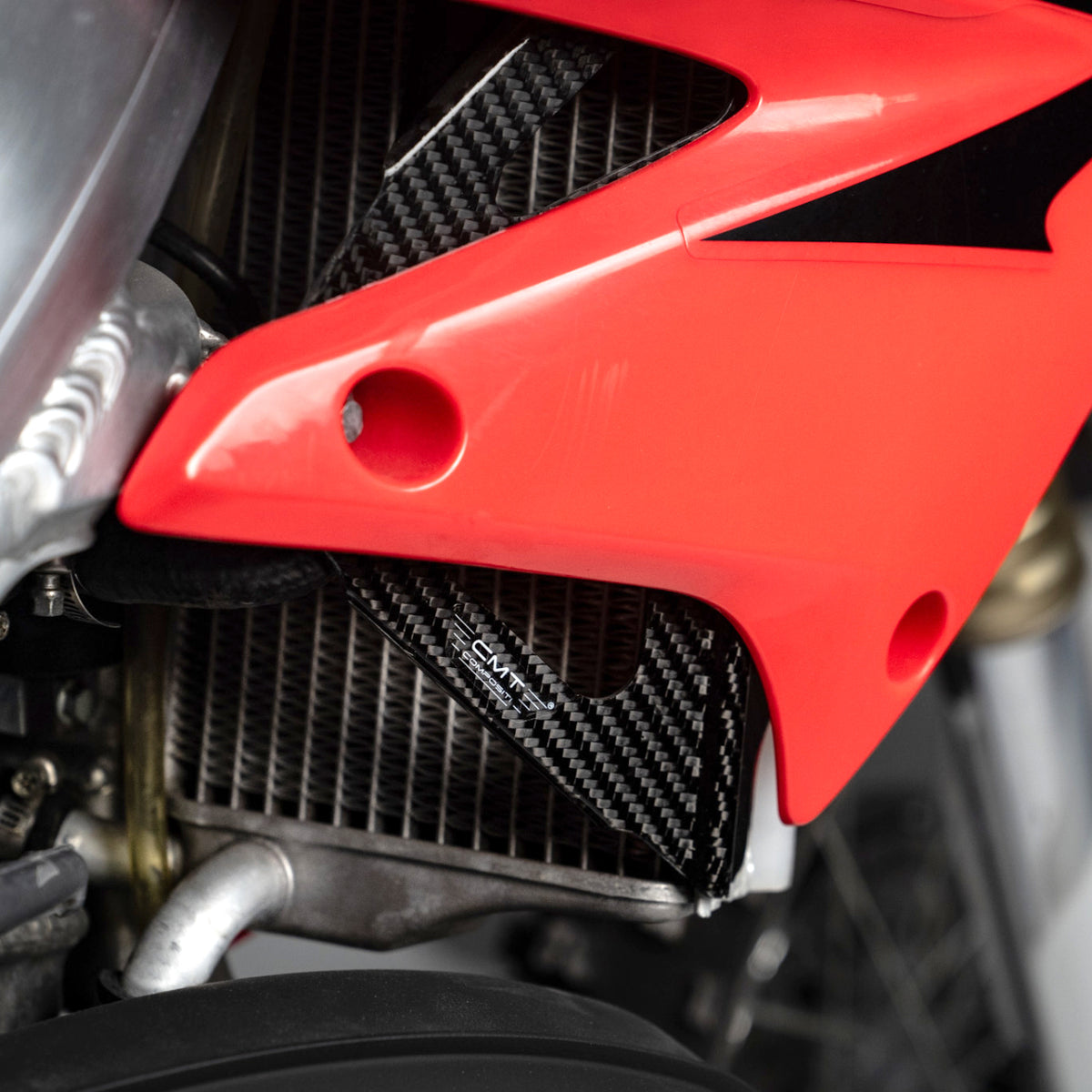 CMT Carbon Kit Radiator Braces - HONDA