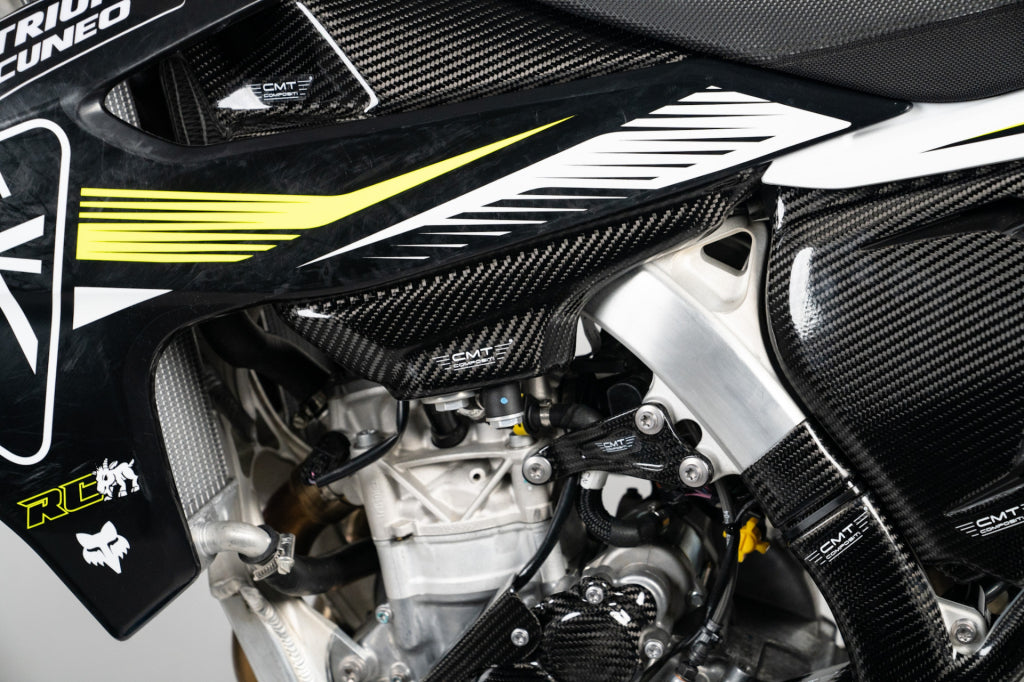 CMT Carbon Tank Low. Cover - TRIUMPH