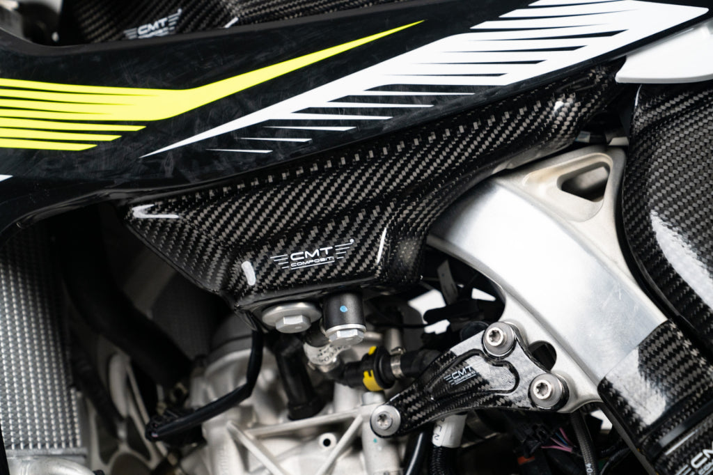 CMT Carbon Tank Low. Cover - TRIUMPH